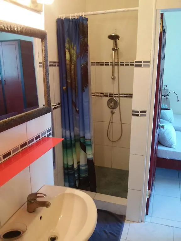 Mike'S Holiday Apartments Silver Sands بربادوس