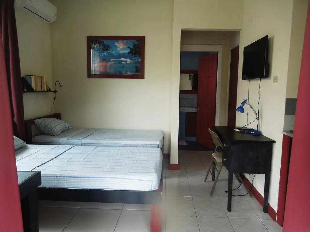 Mike'S Holiday Apartments Silver Sands 0*,  بربادوس